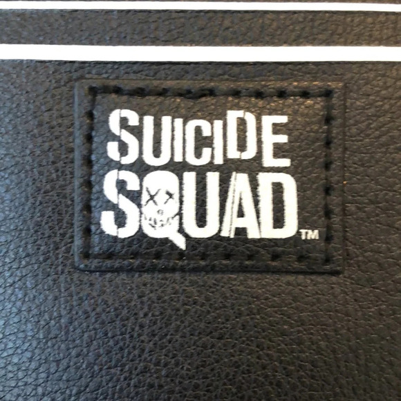 Harley Quinn Suicide Squad wallet black full zip external  and internal EUC - Picture 5 of 5